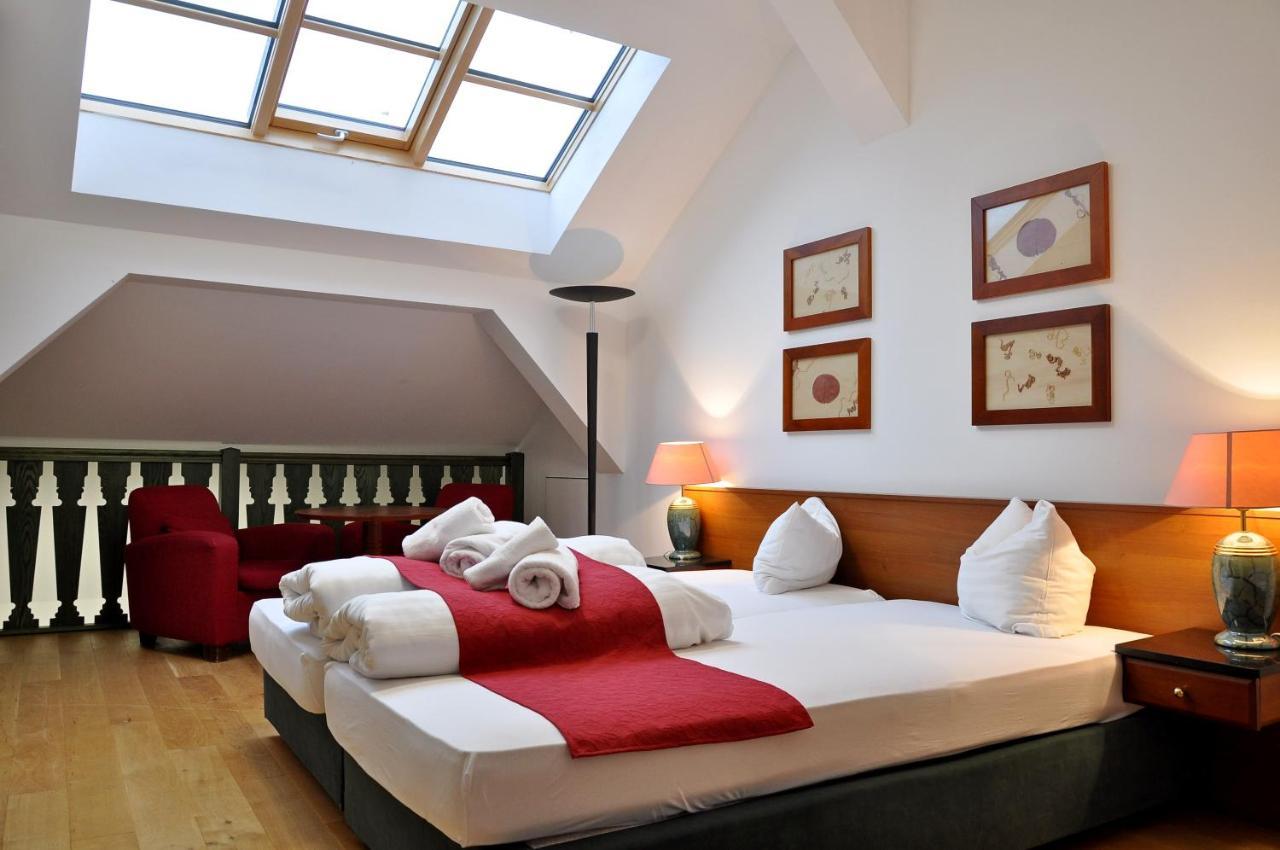 Hotel U Bileho Kone Loket Dış mekan fotoğraf