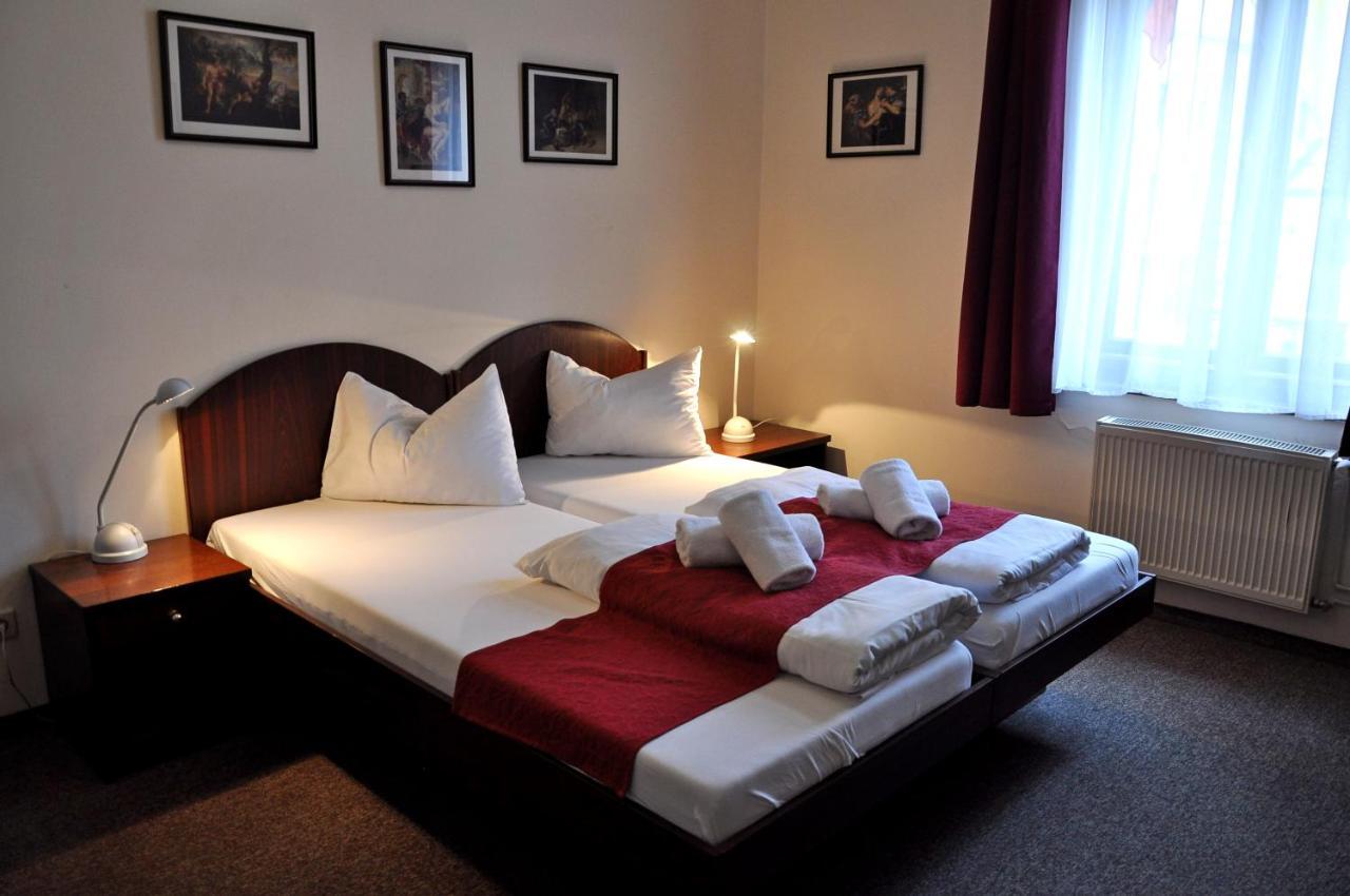 Hotel U Bileho Kone Loket Dış mekan fotoğraf