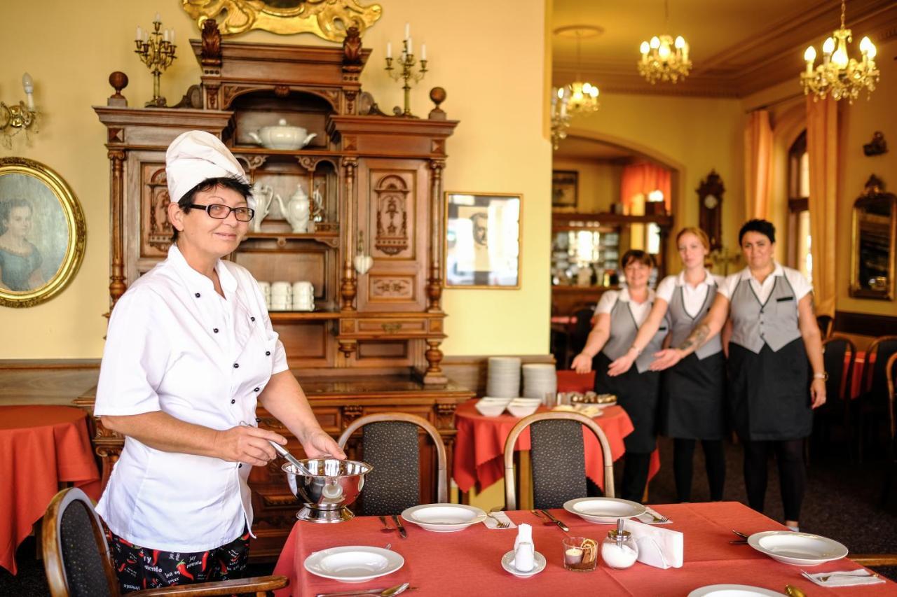 Hotel U Bileho Kone Loket Dış mekan fotoğraf