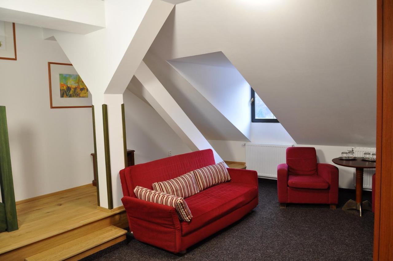 Hotel U Bileho Kone Loket Dış mekan fotoğraf