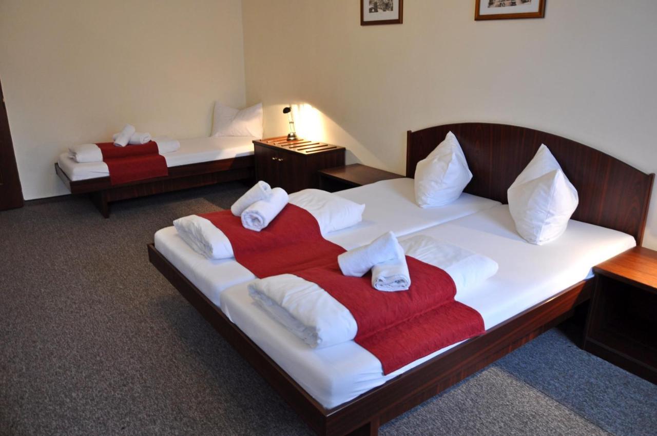 Hotel U Bileho Kone Loket Dış mekan fotoğraf