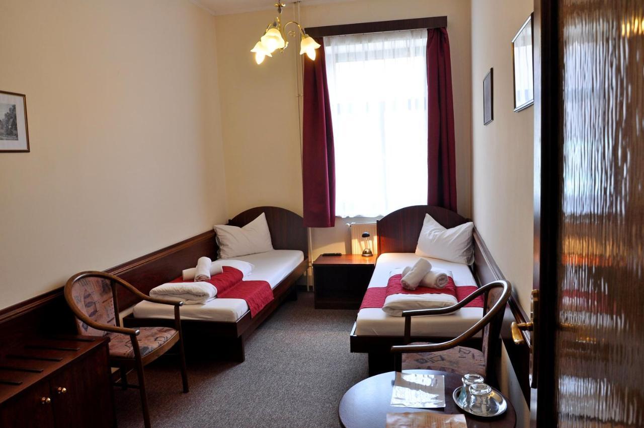 Hotel U Bileho Kone Loket Dış mekan fotoğraf