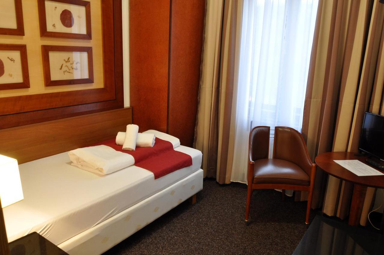 Hotel U Bileho Kone Loket Dış mekan fotoğraf